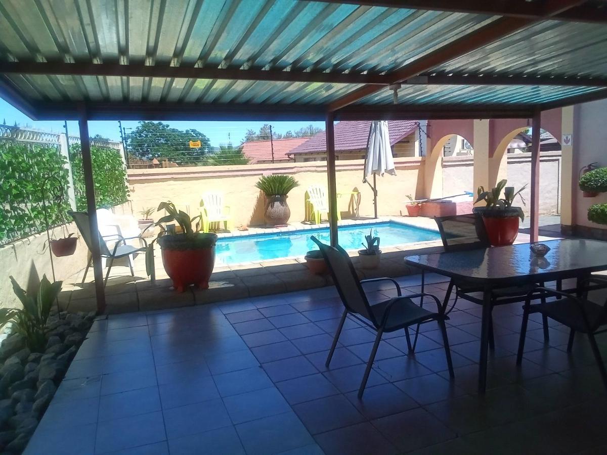 Joezebel Guesthouse Mogwase Dış mekan fotoğraf