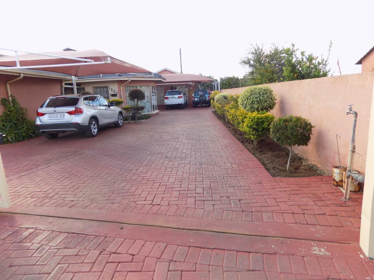 Joezebel Guesthouse Mogwase Dış mekan fotoğraf